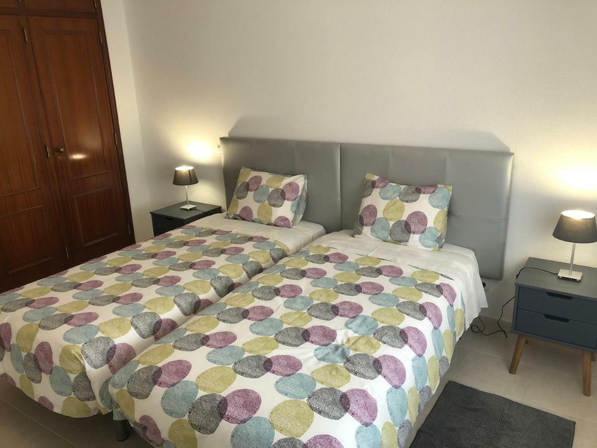 Olinda'S 2 Bedroom Apartment Lagos Exterior photo