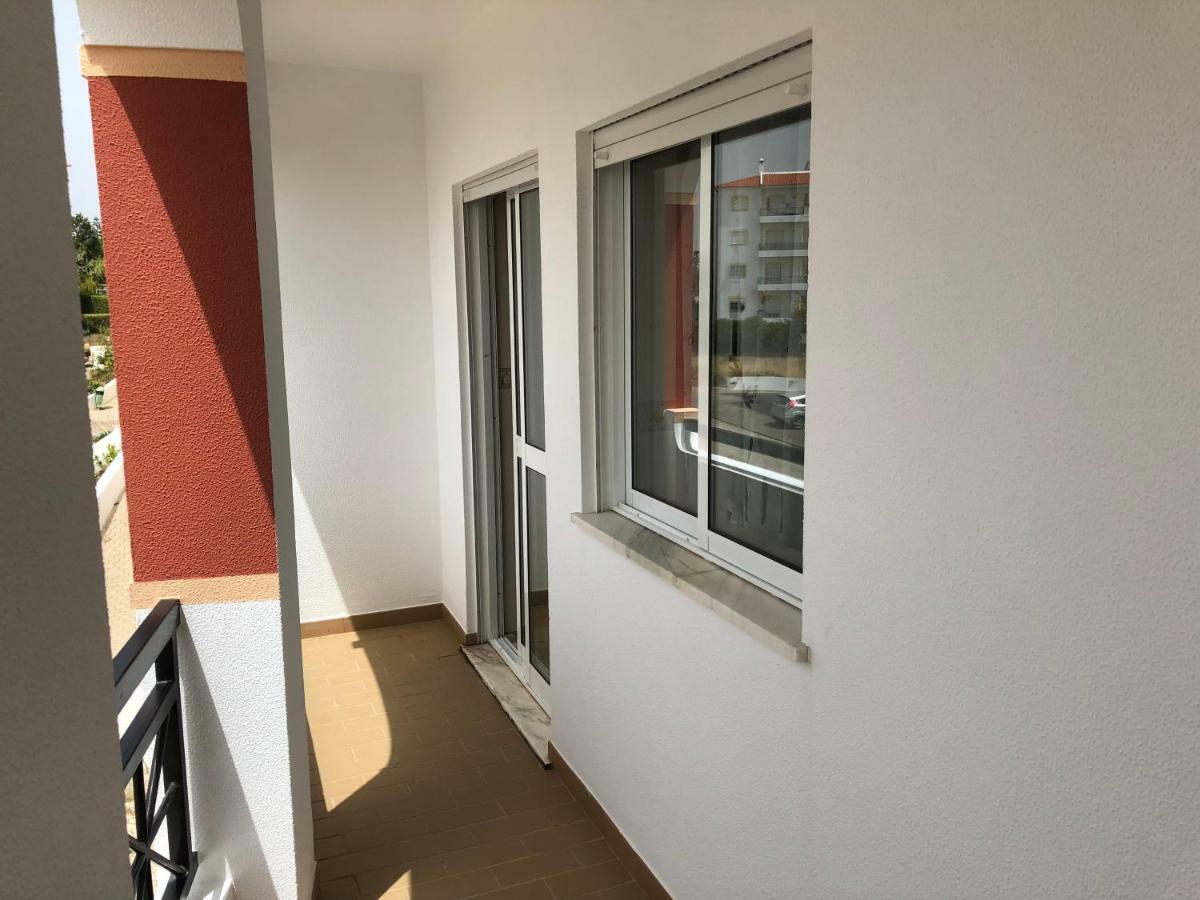 Olinda'S 2 Bedroom Apartment Lagos Exterior photo