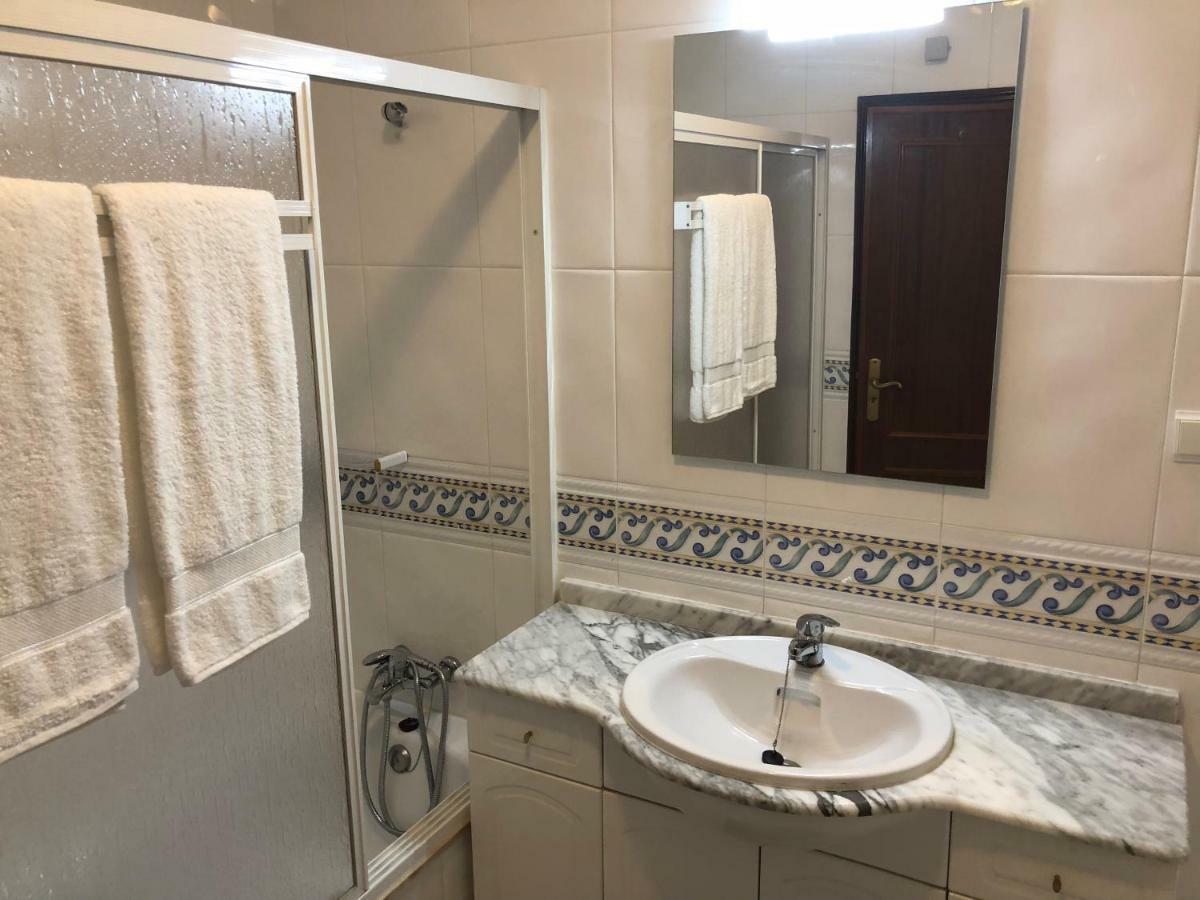 Olinda'S 2 Bedroom Apartment Lagos Exterior photo